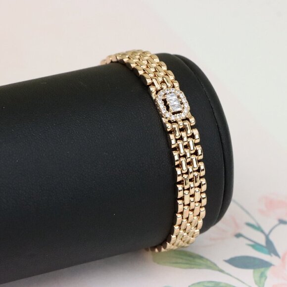 "Elegant Rose Gold Bracelet with Sparkling Central Crystal Accent, XPBL0935 - Picture 1 of 12